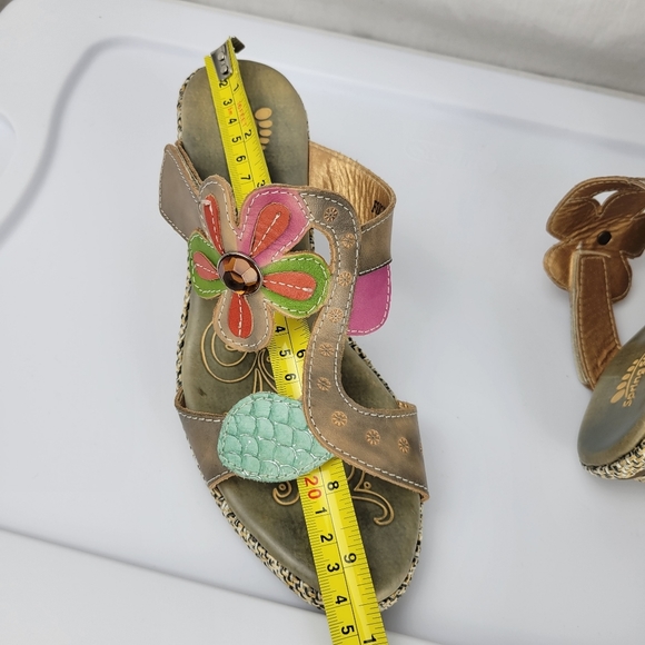 L'Artiste by Spring Step Floral Fugate Wedges - Picture 11 of 11